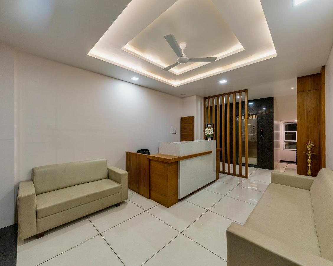Hotel Grand Indu, 3 Star Kolhapur Buitenkant foto
