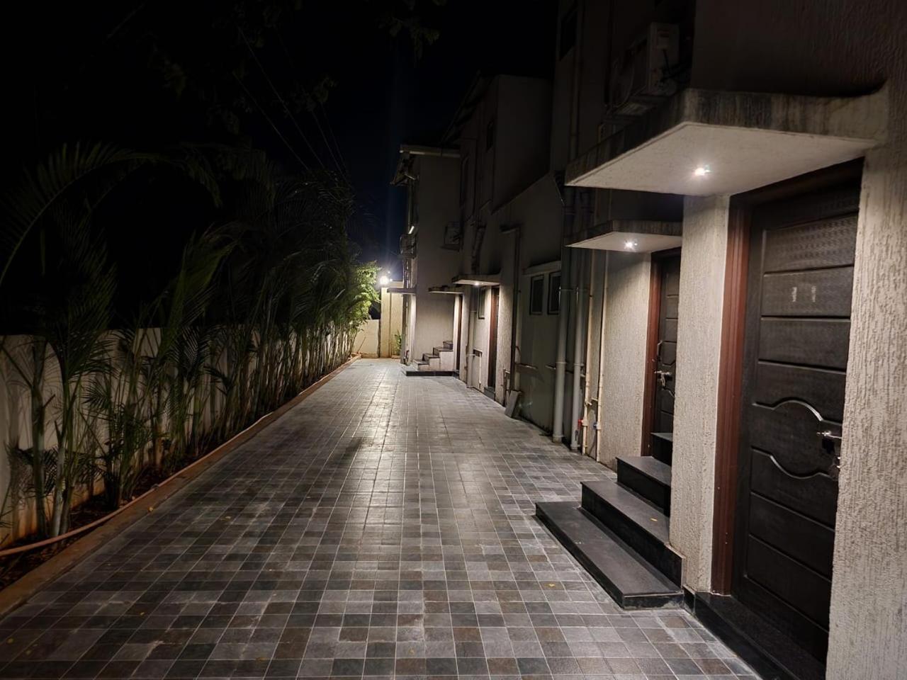 Hotel Grand Indu, 3 Star Kolhapur Buitenkant foto